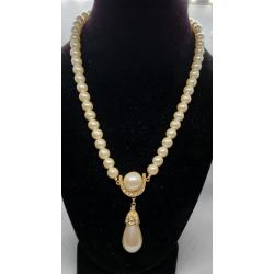 Pearl necklaces,bracelets